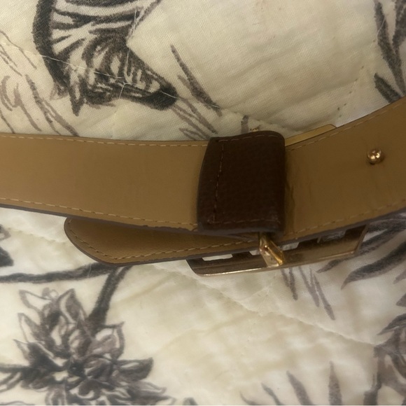 Vince Camuto S Brown Leather Belt with Gold Buckle GUC barely worn - Picture 7 of 10